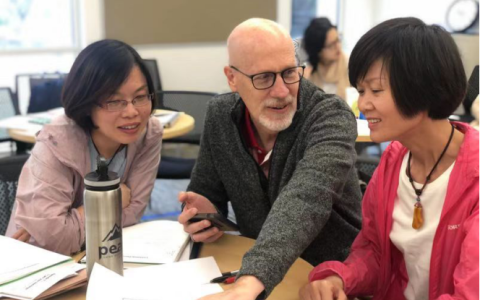 中国老师去美国教中文，带来文化交流的机遇与挑战